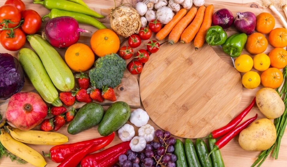 Fresh fruits and vegetables for a healthy pregnancy meal plan