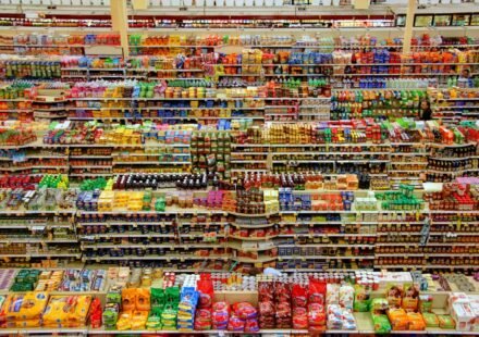 Packaged foods in a supermarket for learning how to read nutrition labels